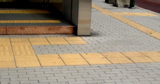Тактильная плитка ПВХ в Астрахани - купить от 719 руб. в ТротуарнаяПлитка