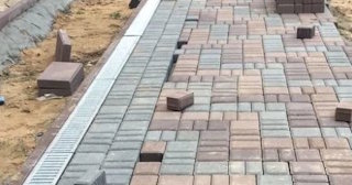 Укладка плитки на дорожке в Астрахани от 822 руб. - доступная стоимость
