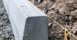 Установка бордюров для тротуарной плитки в Астрахани - цена от 822 руб.