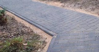 Укладка тротуарной плитки на основание в Астрахани в октябре
