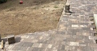 Профессиональная укладка тротуарной плитки на клей в Астрахани в октябре