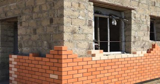 Профессиональная облицовка цоколя дома в Астрахани в октябре